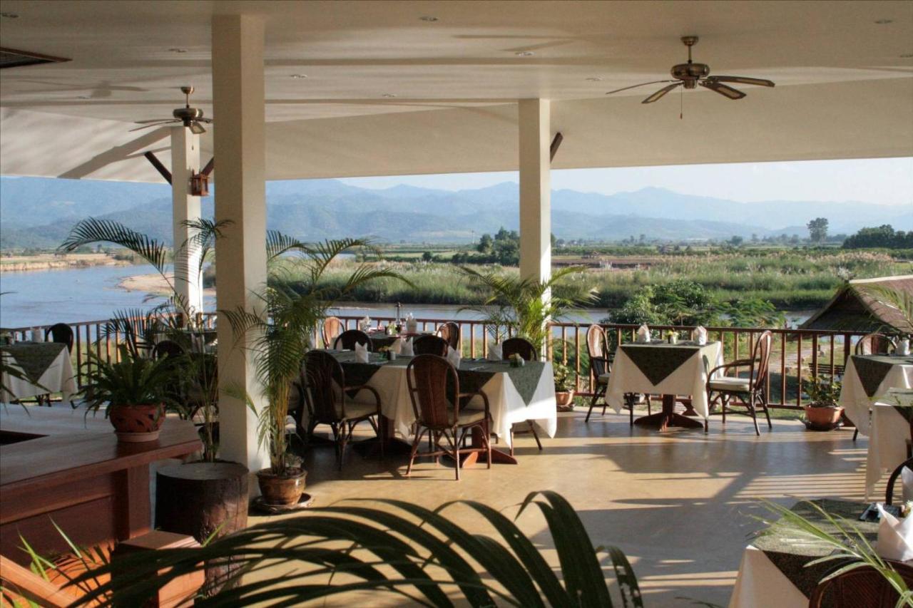 Maekok River Village Resort Mae Ai Buitenkant foto