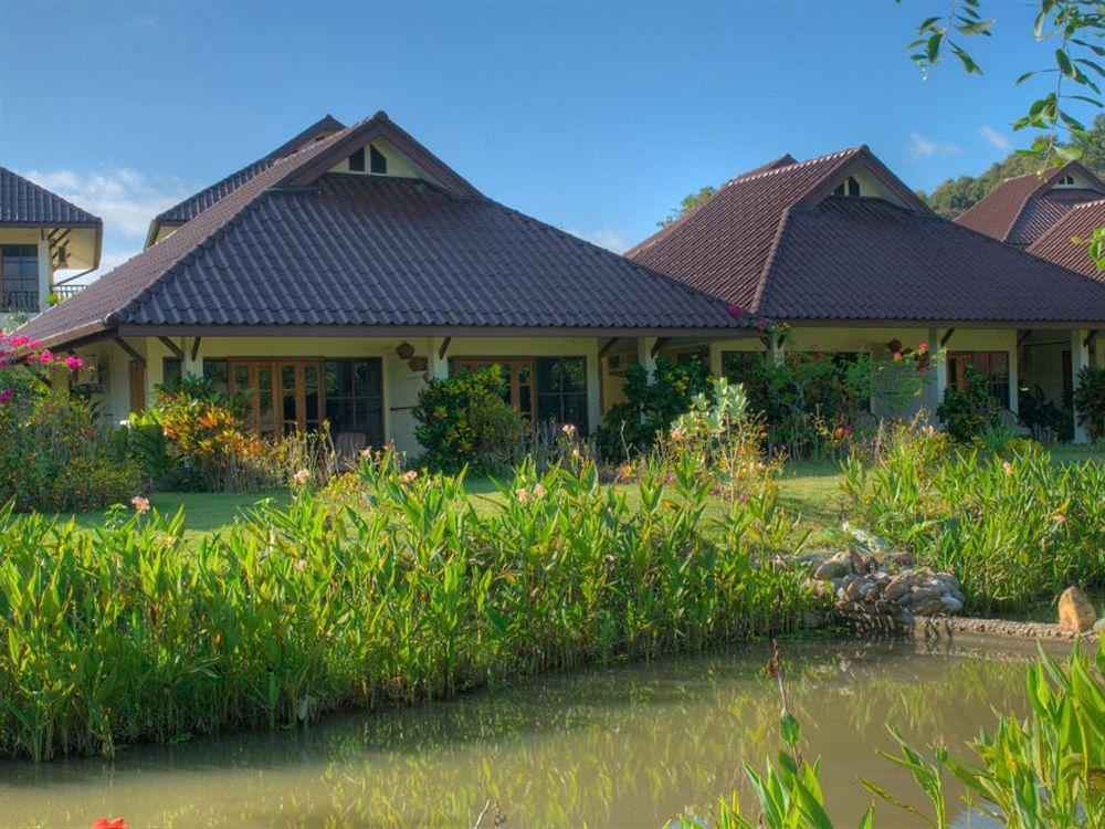 Maekok River Village Resort Mae Ai Buitenkant foto