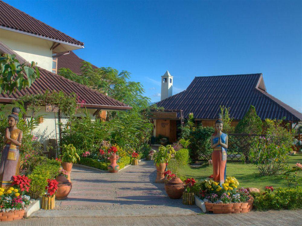 Maekok River Village Resort Mae Ai Buitenkant foto