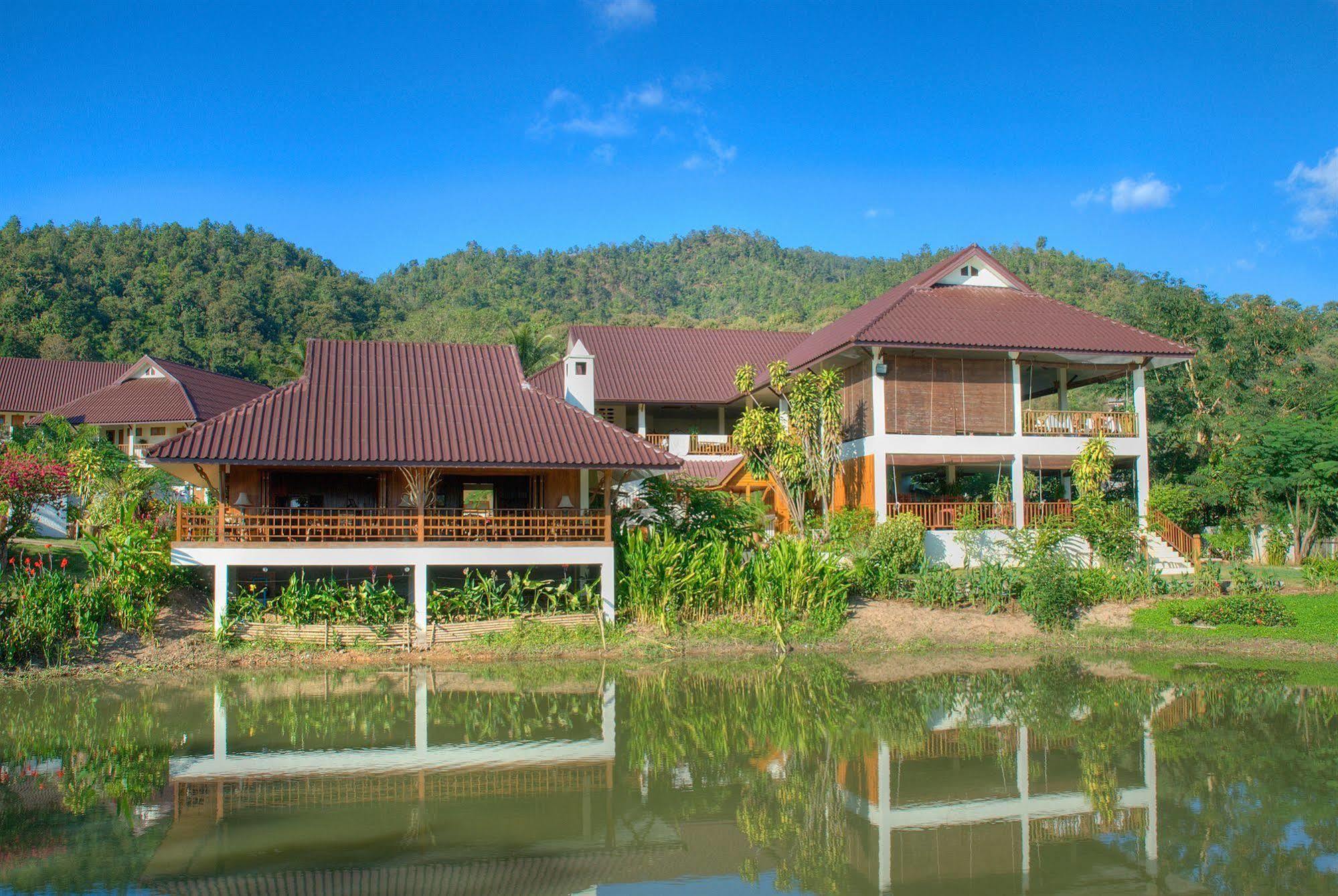 Maekok River Village Resort Mae Ai Buitenkant foto