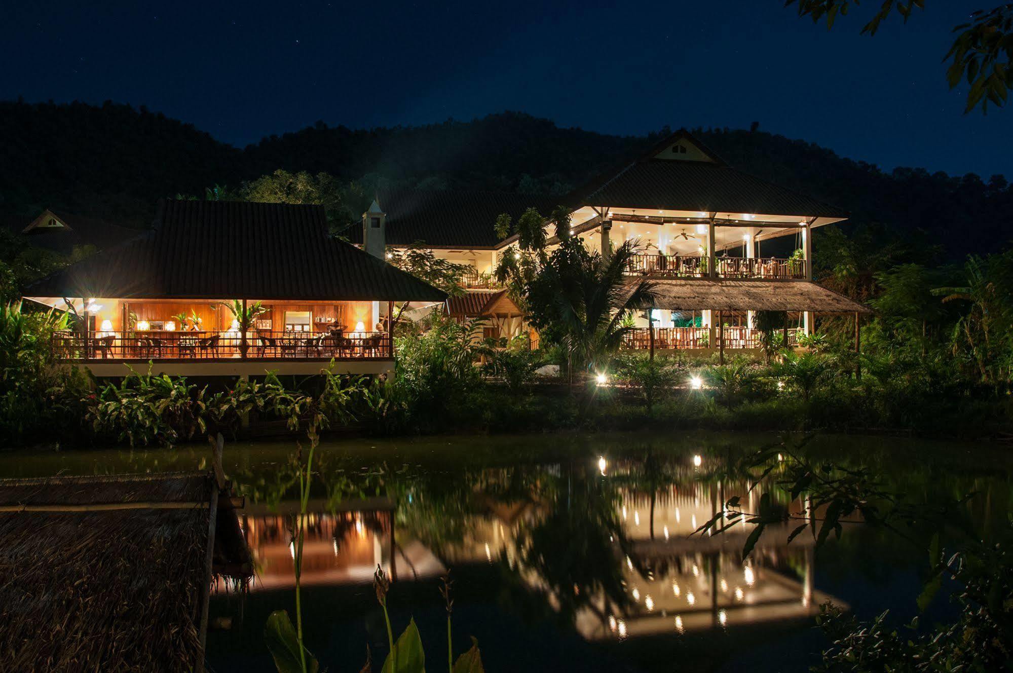 Maekok River Village Resort Mae Ai Buitenkant foto