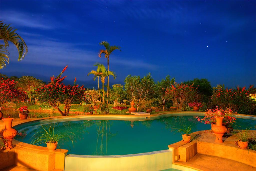 Maekok River Village Resort Mae Ai Buitenkant foto