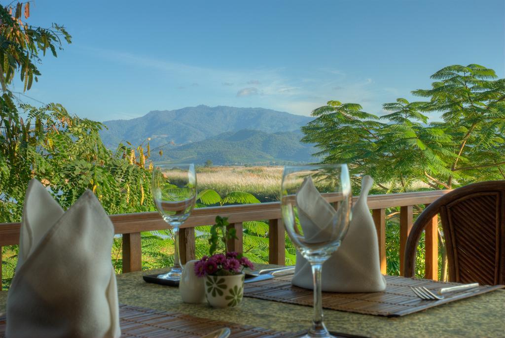 Maekok River Village Resort Mae Ai Buitenkant foto