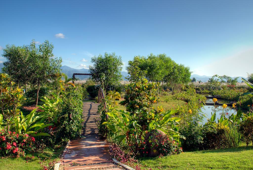 Maekok River Village Resort Mae Ai Buitenkant foto